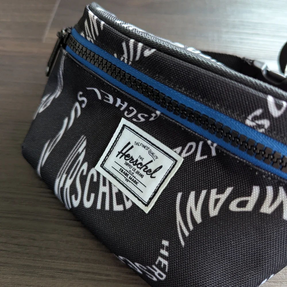 Herschel Black & Blue Small Belt Bag Crossbody Hip Pack Gorpcore Travel